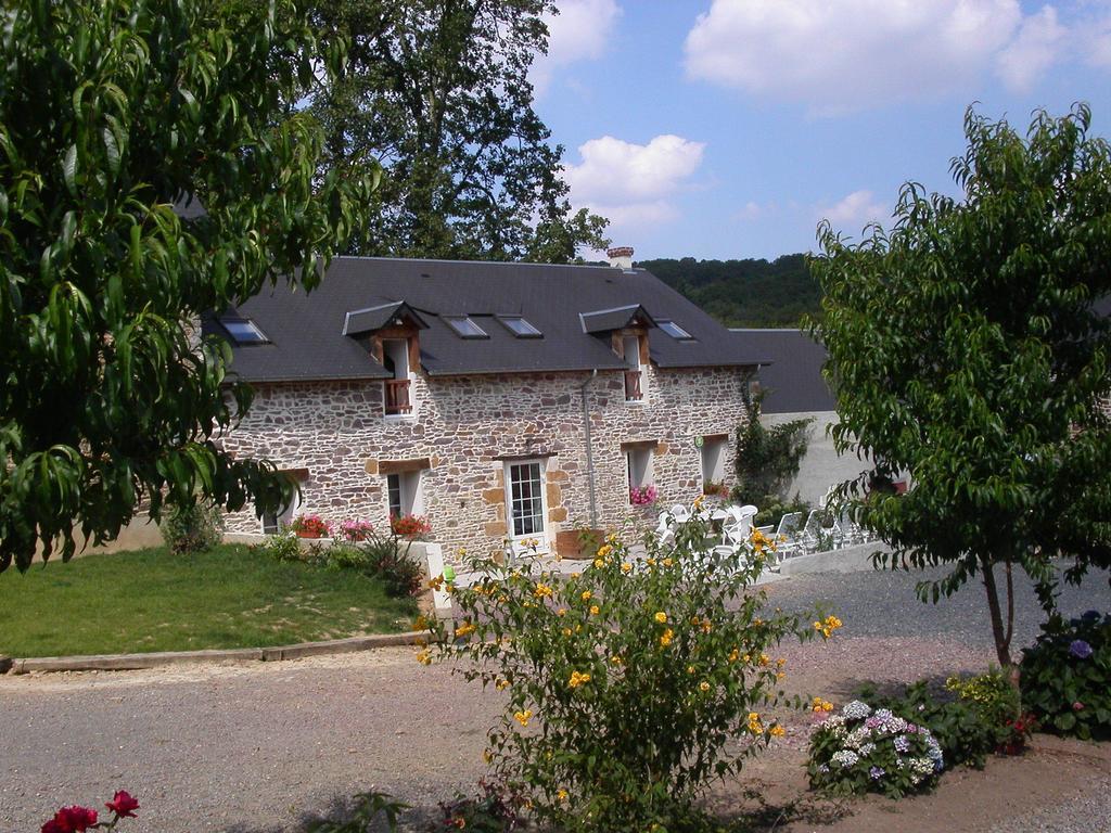 Gite De La Cour Campandré-Valcongrain Oda fotoğraf